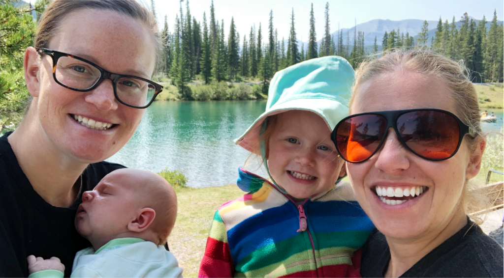 Les trucs d’une jeune famille pour vous aider à gérer votre argent avec le service débit Interac.